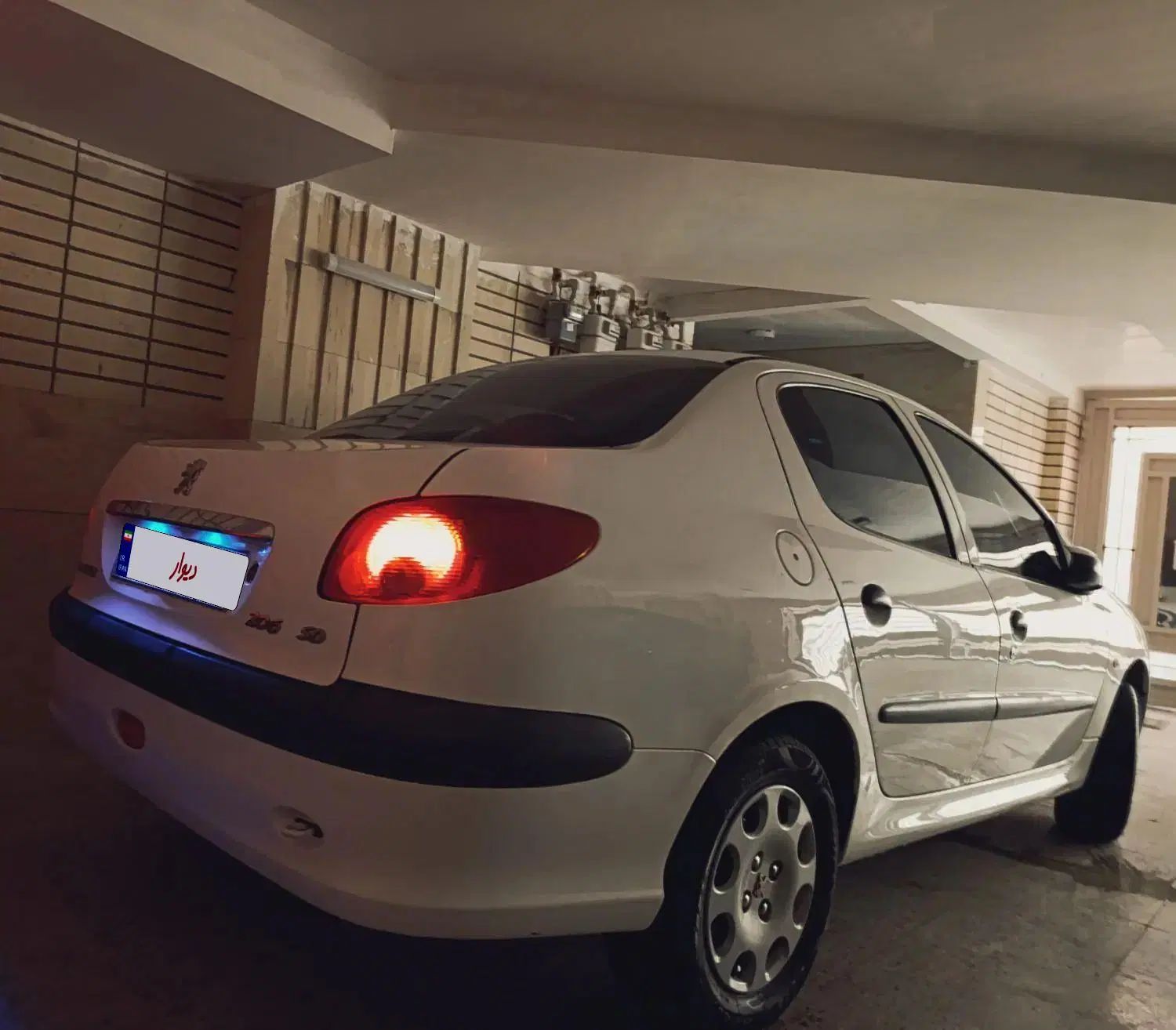 پژو ۲۰۶ صندوق دار v8 - 1393