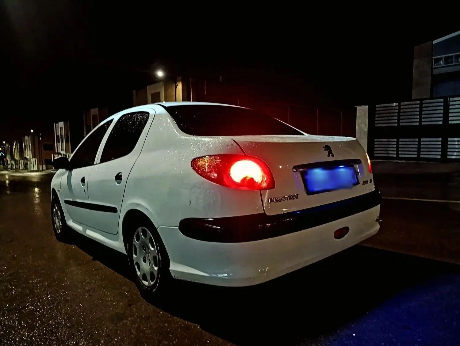 پژو ۲۰۶ صندوق دار v8 - 1393