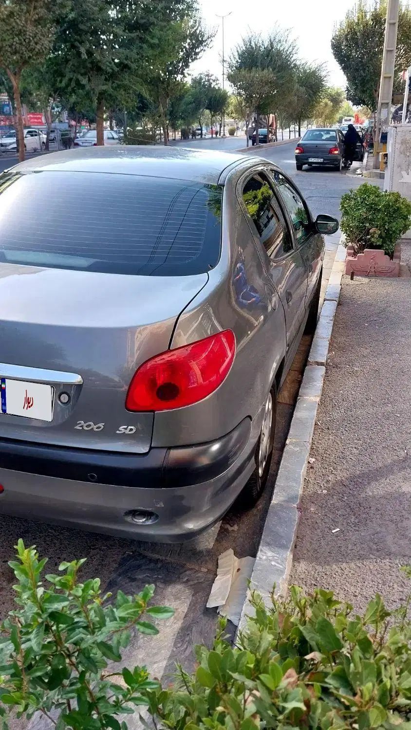 پژو ۲۰۶ صندوق دار v8 - 1396