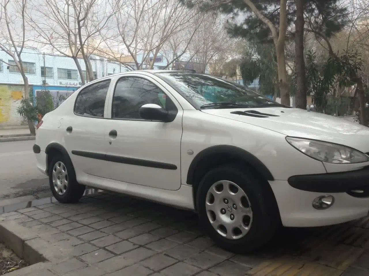 پژو ۲۰۶ صندوق دار v8 - 1396