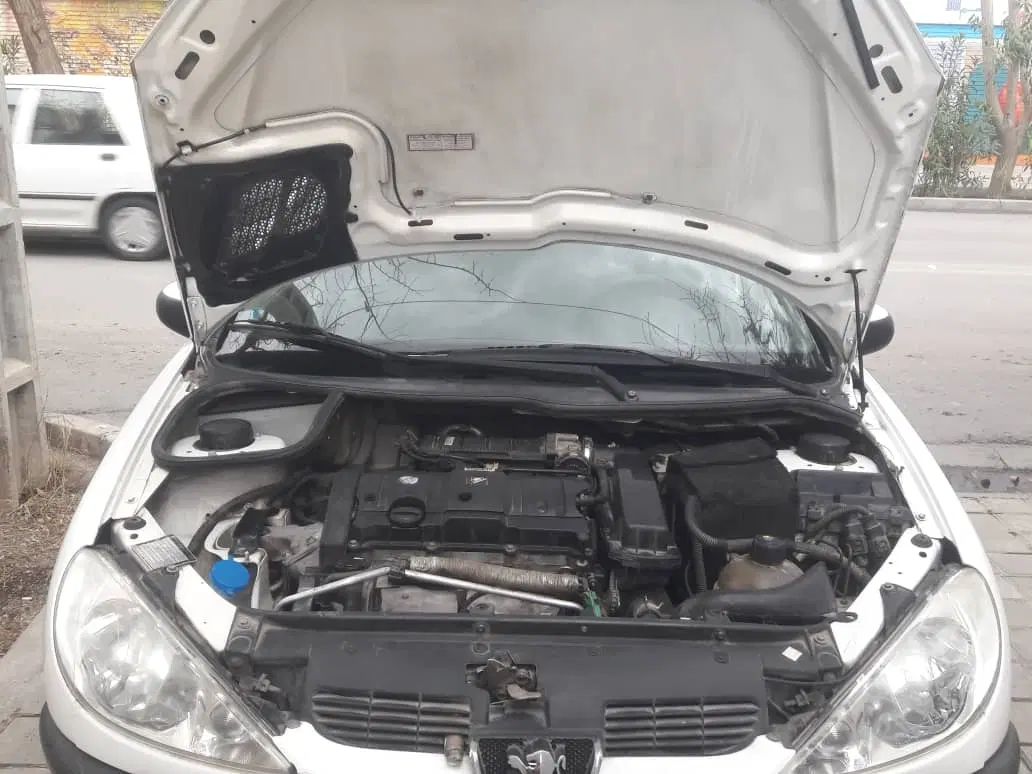 پژو ۲۰۶ صندوق دار v8 - 1396