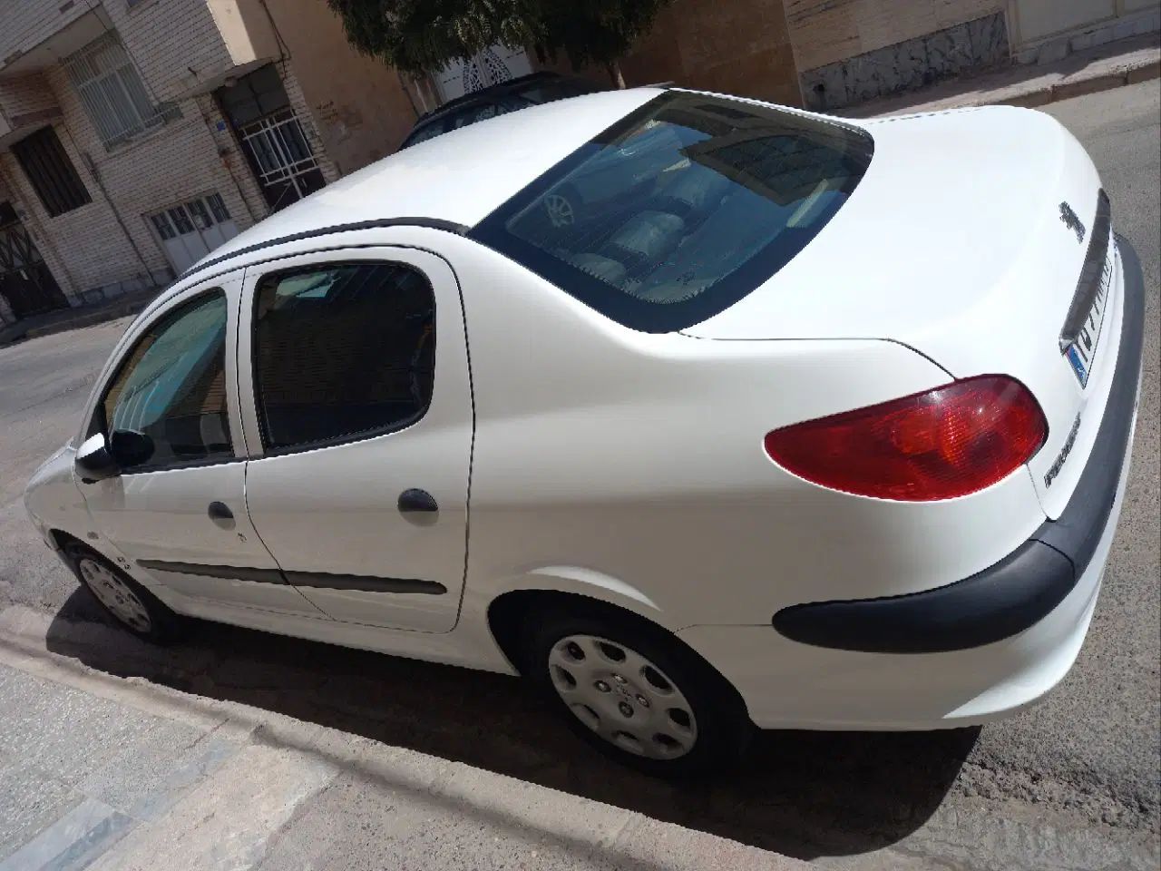 پژو ۲۰۶ صندوق دار v8 - 1397