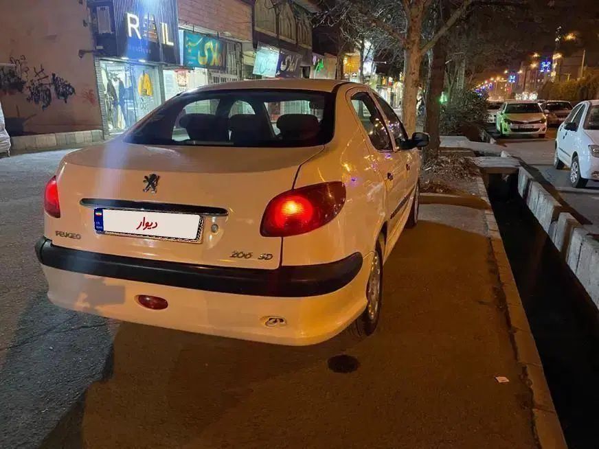 پژو ۲۰۶ صندوق دار v8 - 1394