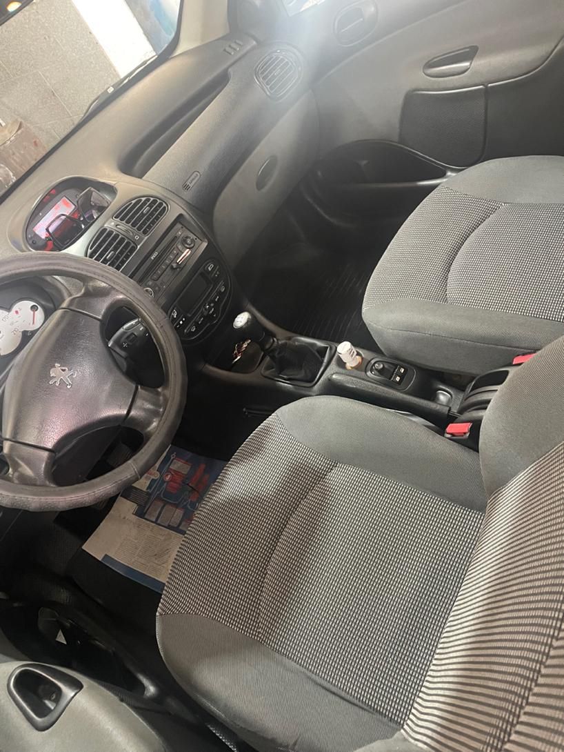 پژو ۲۰۶ صندوق دار v8 - 1394