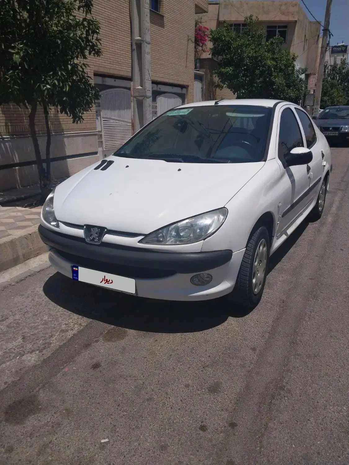 پژو ۲۰۶ صندوق دار v8 - 1391