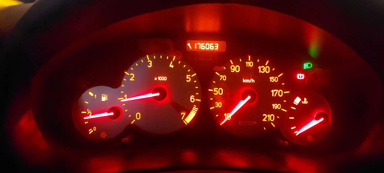 پژو ۲۰۶ صندوق دار v8 - 1395