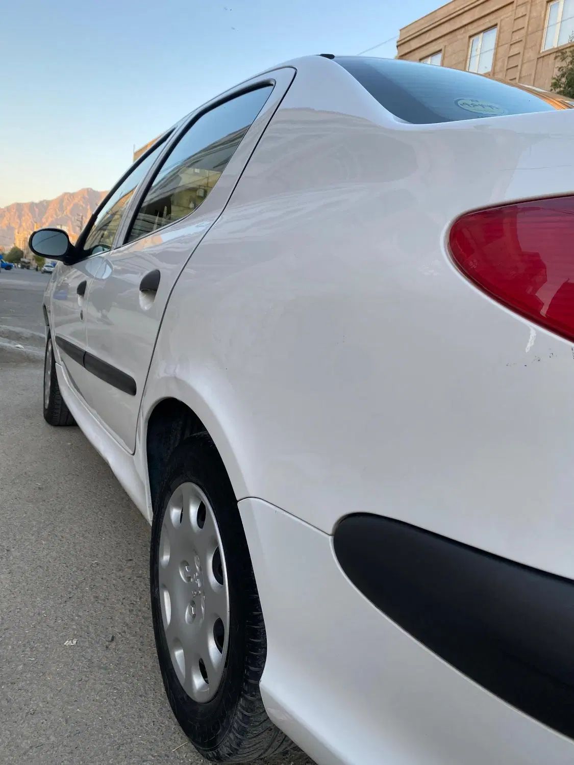 پژو ۲۰۶ صندوق دار v8 - 1398