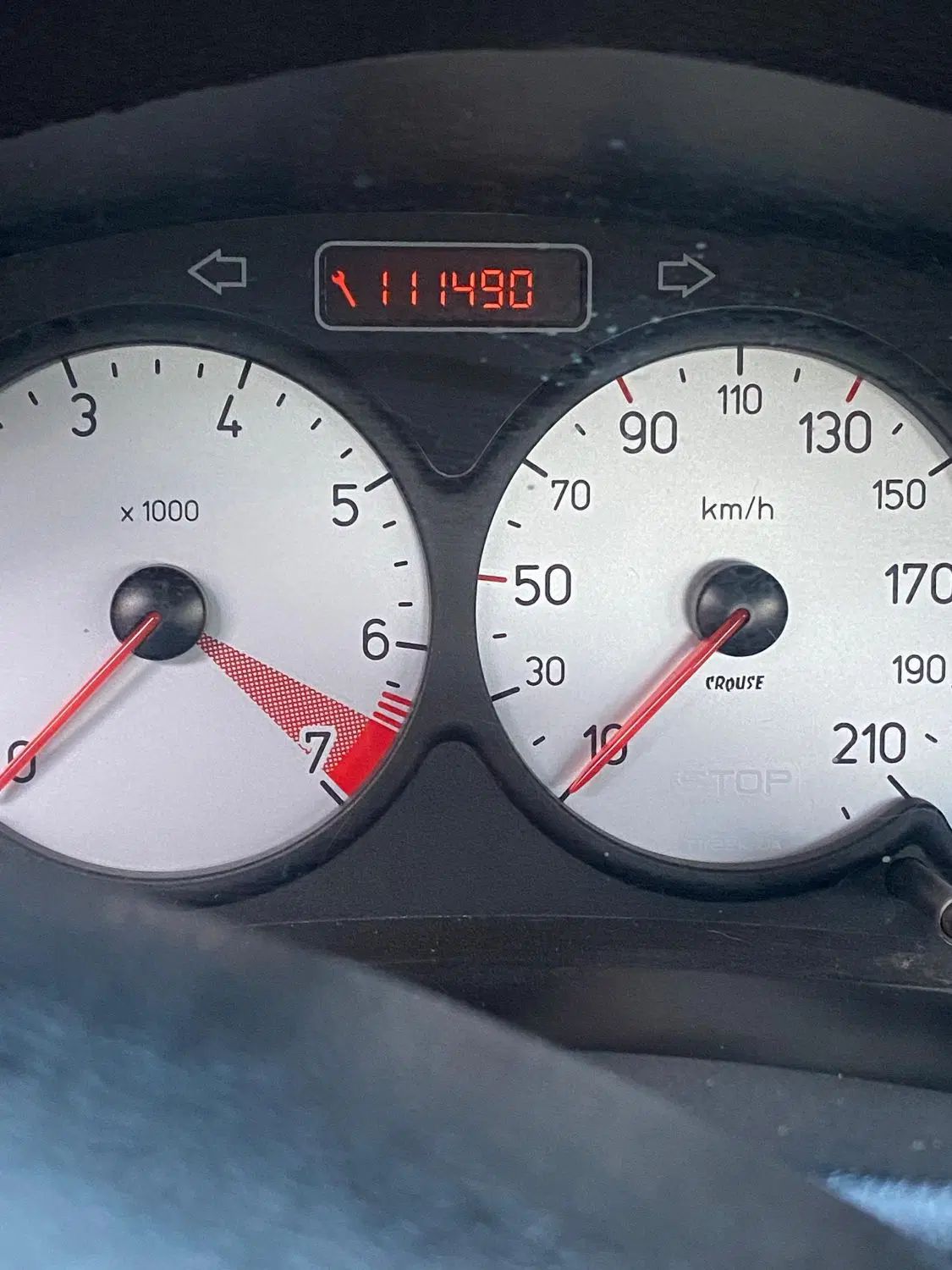 پژو ۲۰۶ صندوق دار v8 - 1398