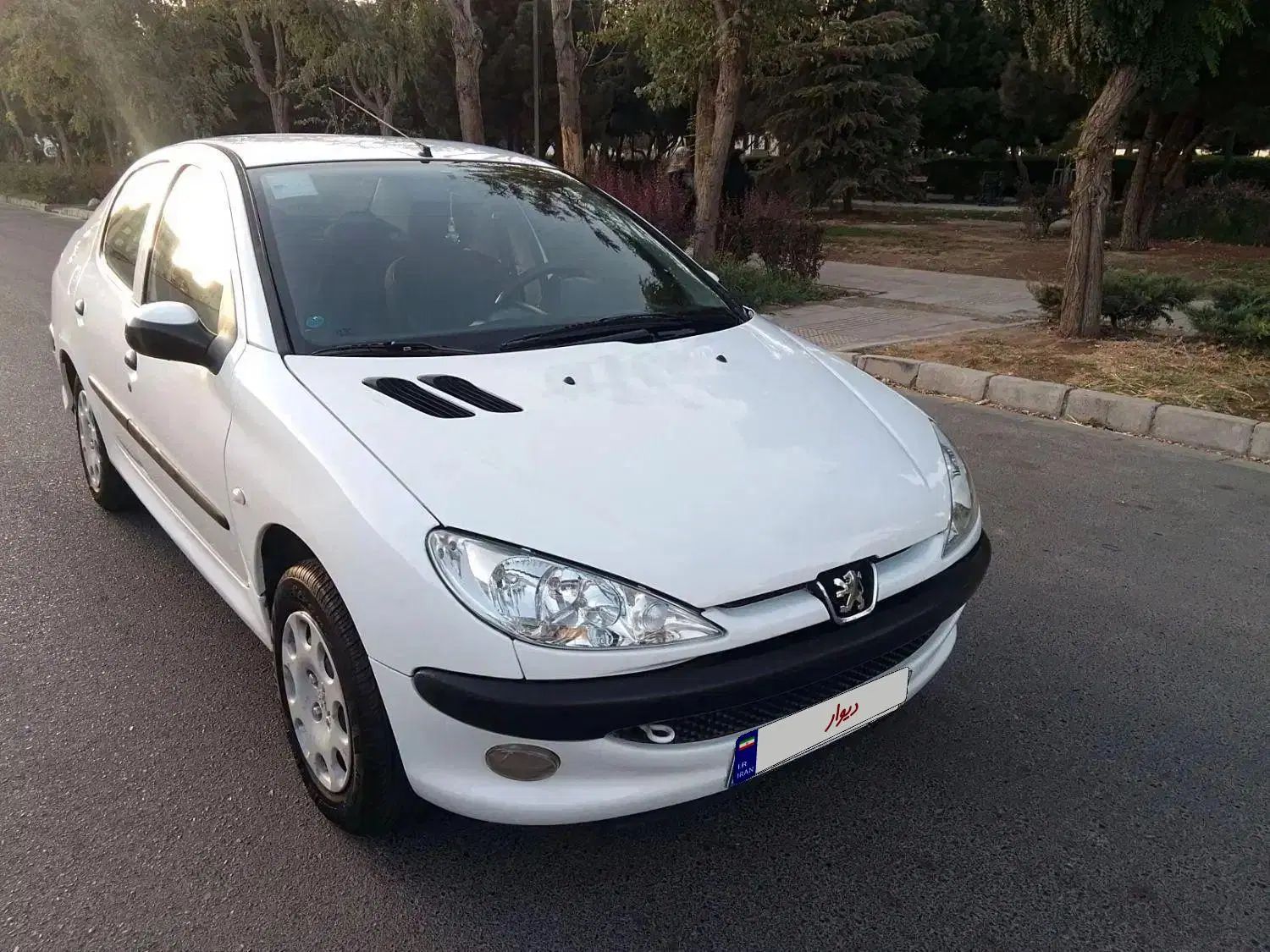 پژو ۲۰۶ صندوق دار v8 - 1396