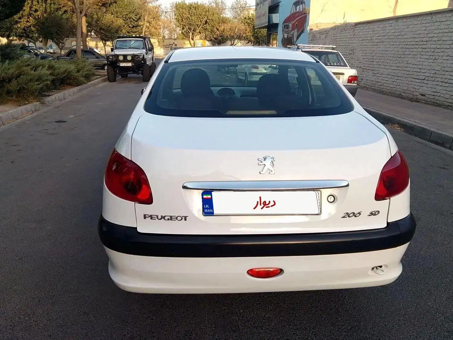 پژو ۲۰۶ صندوق دار v8 - 1396