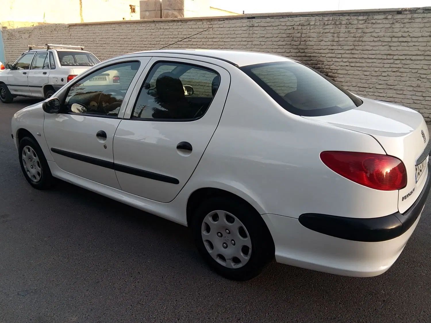 پژو ۲۰۶ صندوق دار v8 - 1396