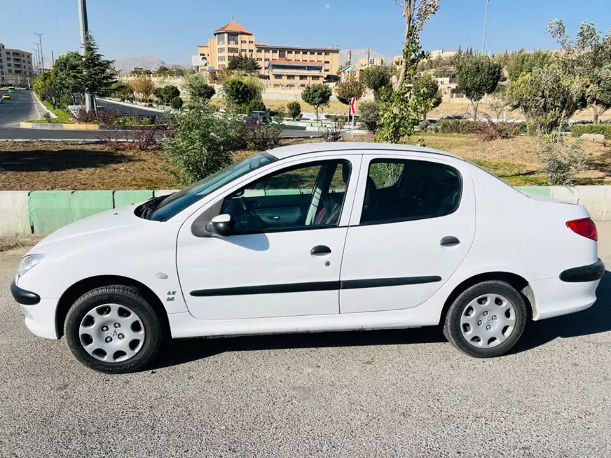 پژو ۲۰۶ صندوق دار v8 - 1398