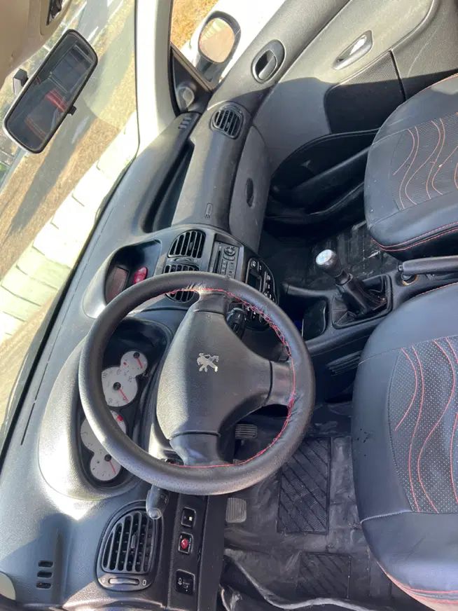 پژو ۲۰۶ صندوق دار v8 - 1398