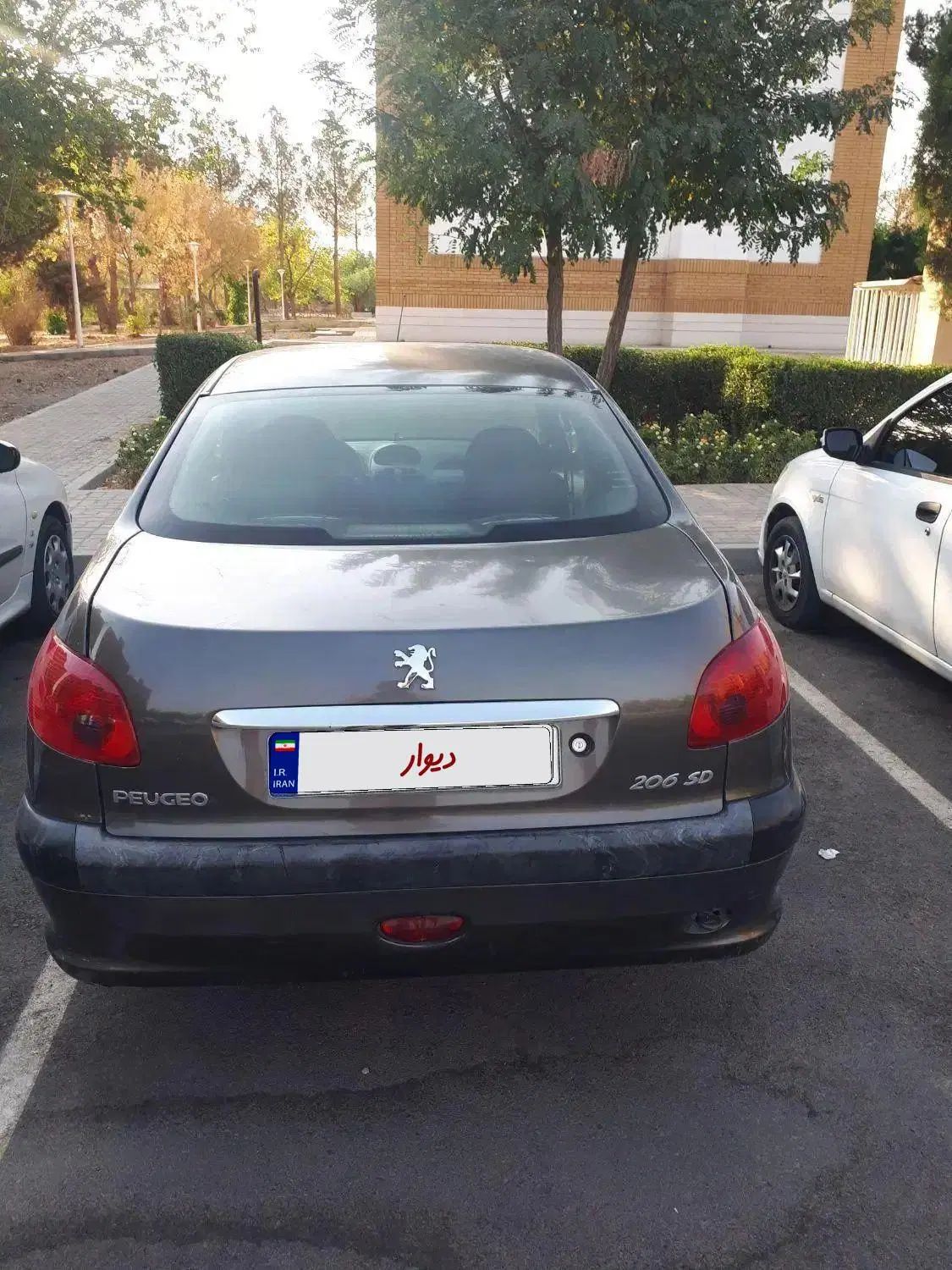 پژو ۲۰۶ صندوق دار v8 - 1386