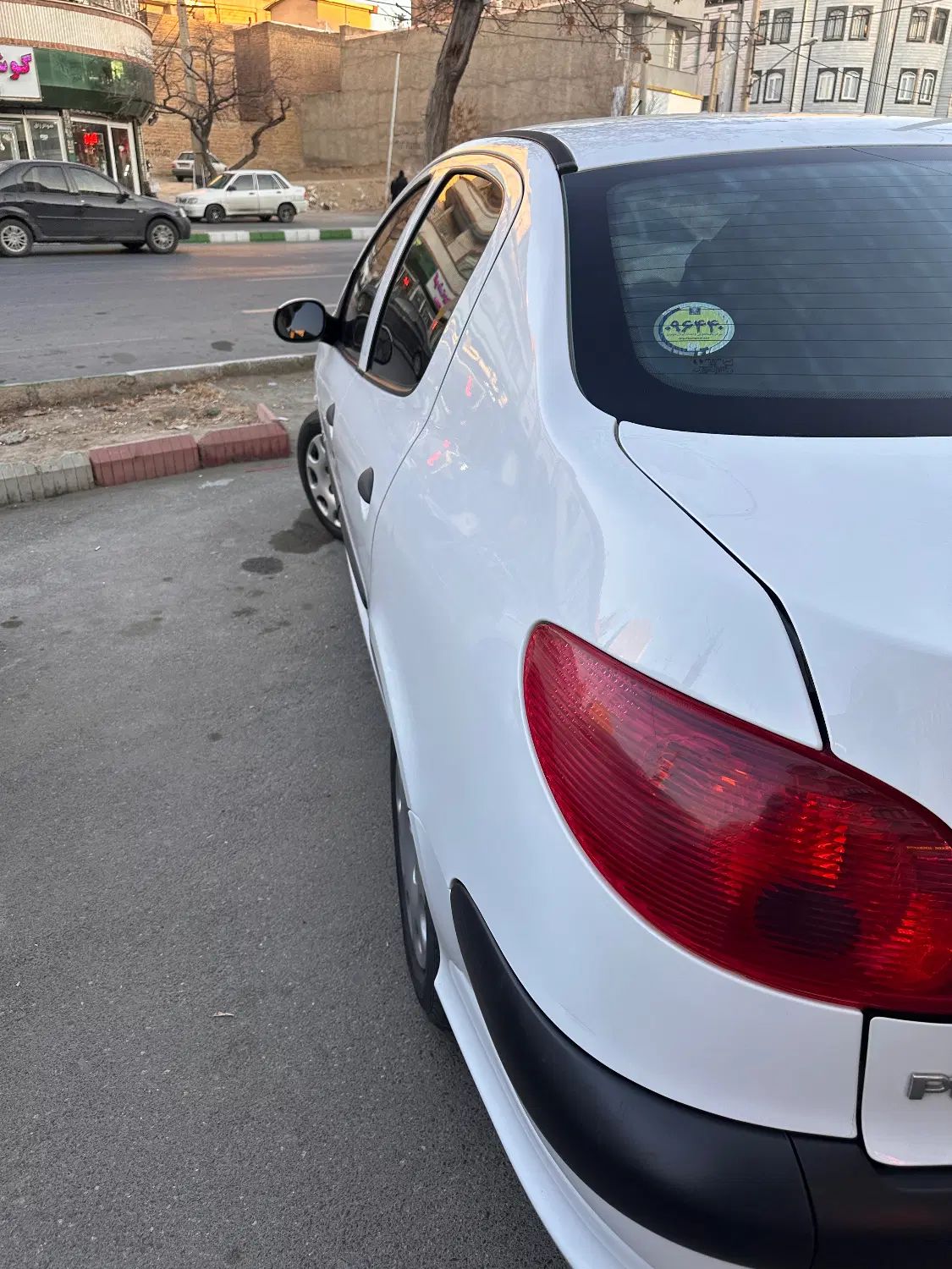 پژو ۲۰۶ صندوق دار v8 - 1398