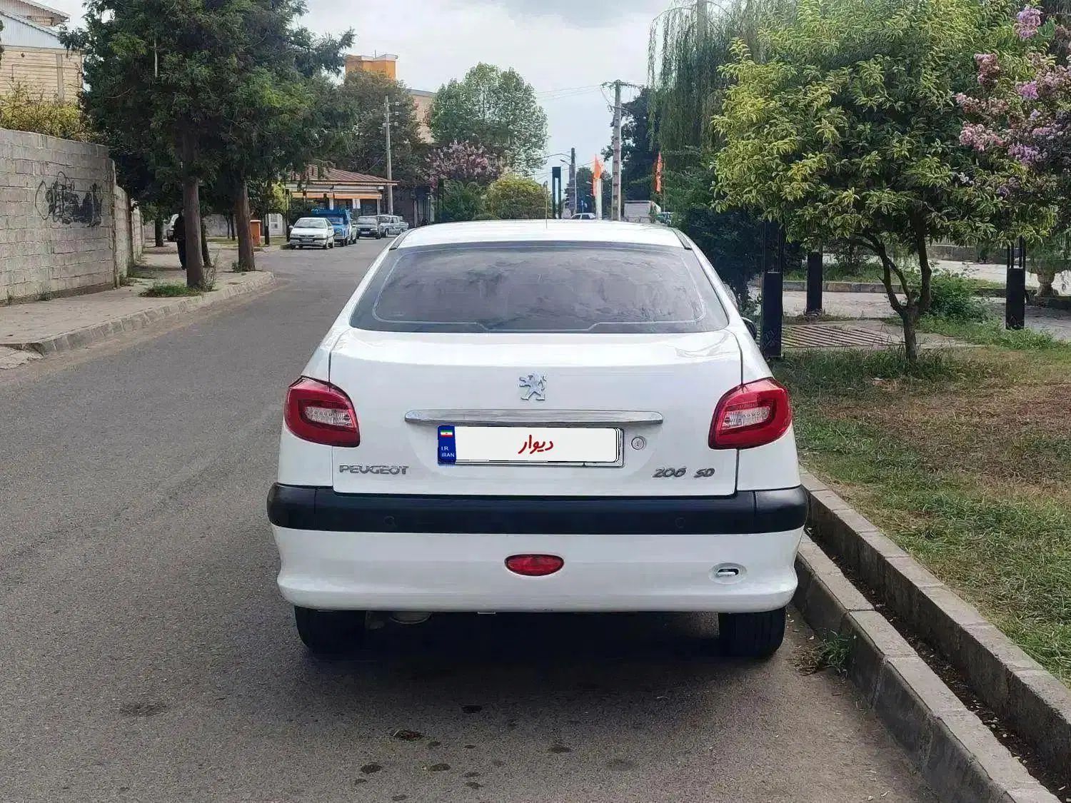 پژو ۲۰۶ صندوق دار v8 - 1397