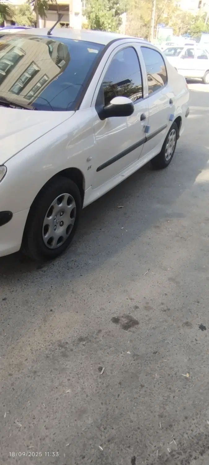 پژو ۲۰۶ صندوق دار v8 - 1397