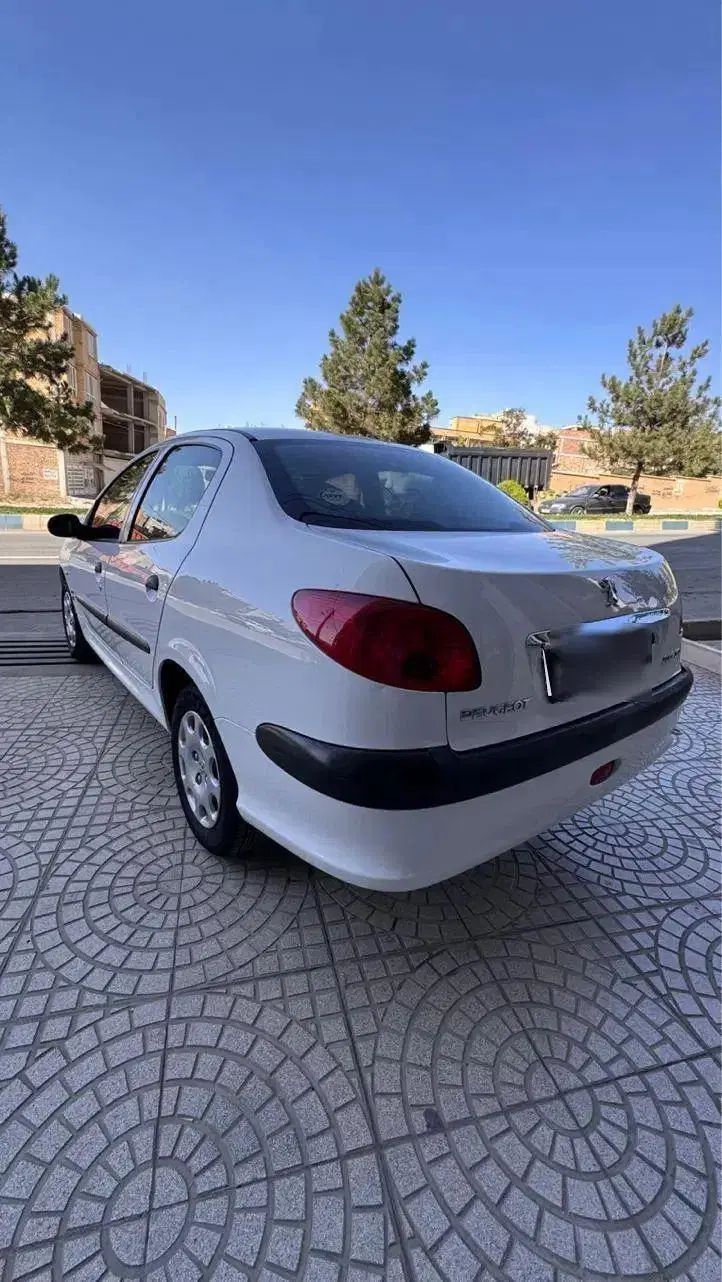 پژو ۲۰۶ صندوق دار v8 - 1398
