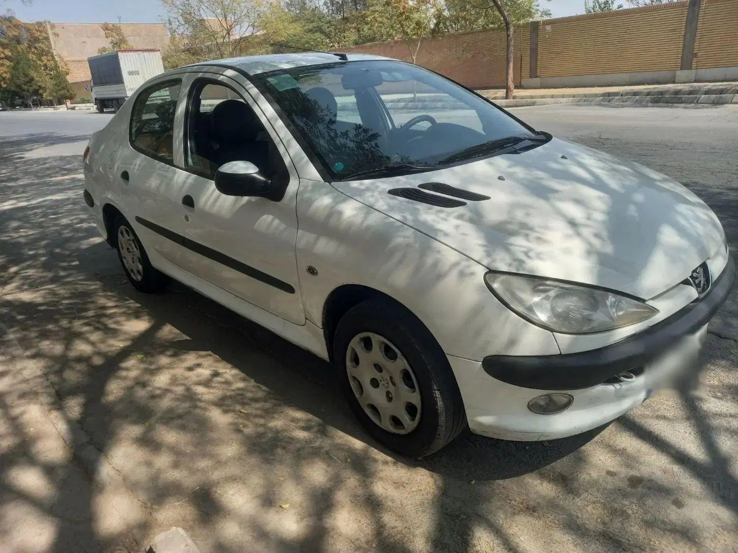 پژو ۲۰۶ صندوق دار v8 - 1396