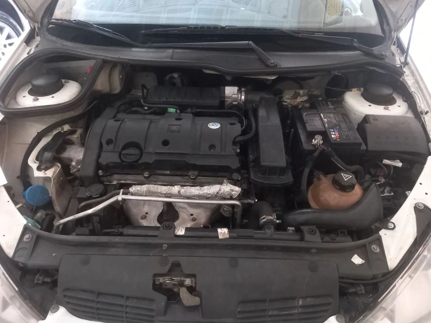 پژو ۲۰۶ صندوق دار v8 - 1396