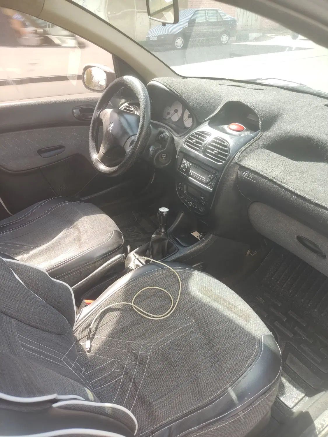 پژو ۲۰۶ صندوق دار v8 - 1390