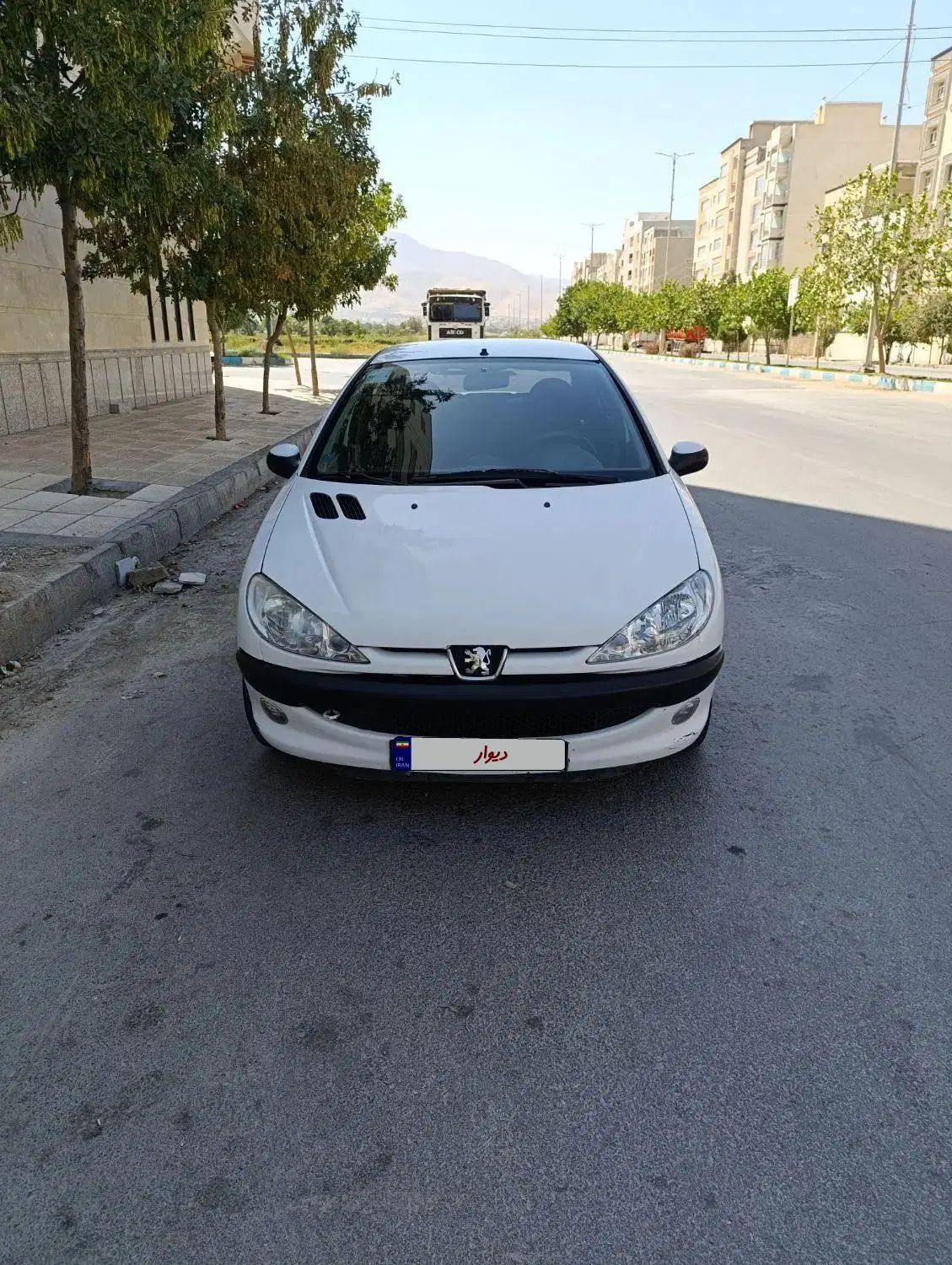 پژو ۲۰۶ صندوق دار v8 - 1396
