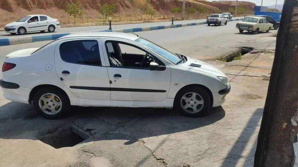 پژو ۲۰۶ صندوق دار v2 - 1389