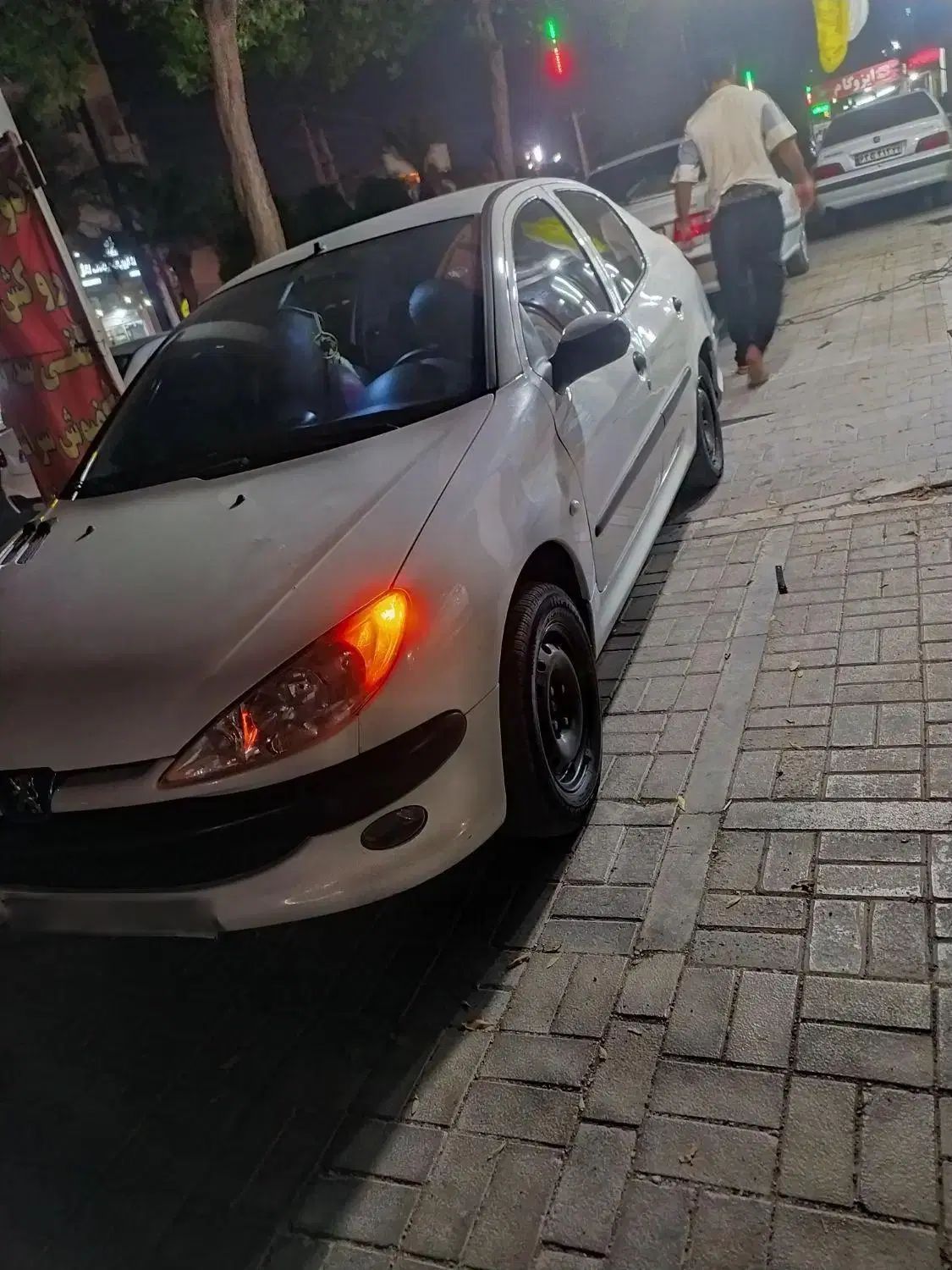 پژو ۲۰۶ صندوق دار v8 - 1395