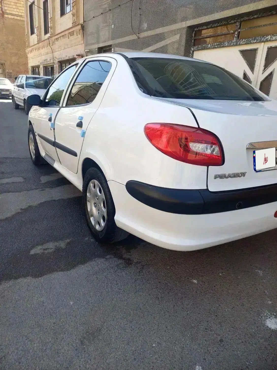 پژو ۲۰۶ صندوق دار v8 - 1393