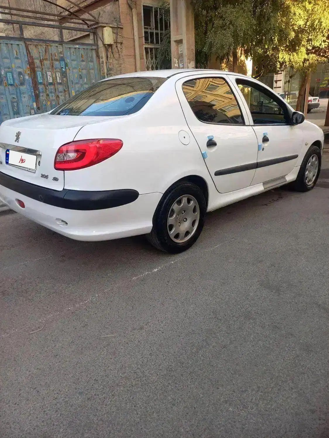 پژو ۲۰۶ صندوق دار v8 - 1393