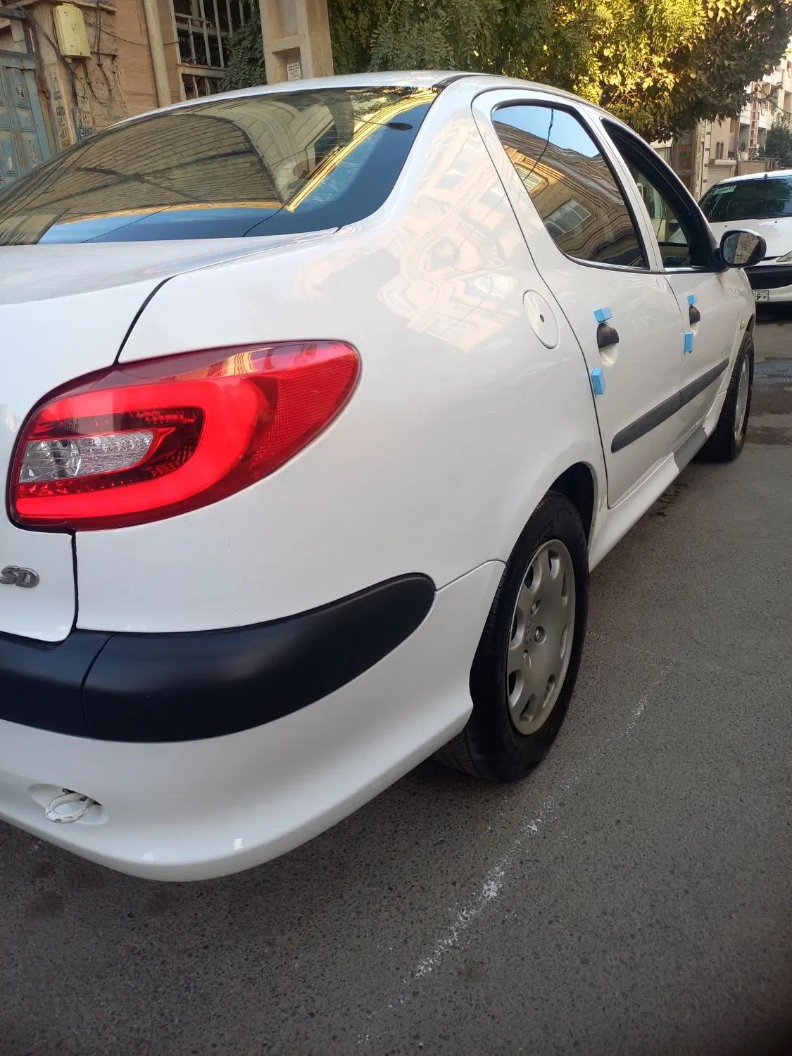پژو ۲۰۶ صندوق دار v8 - 1393