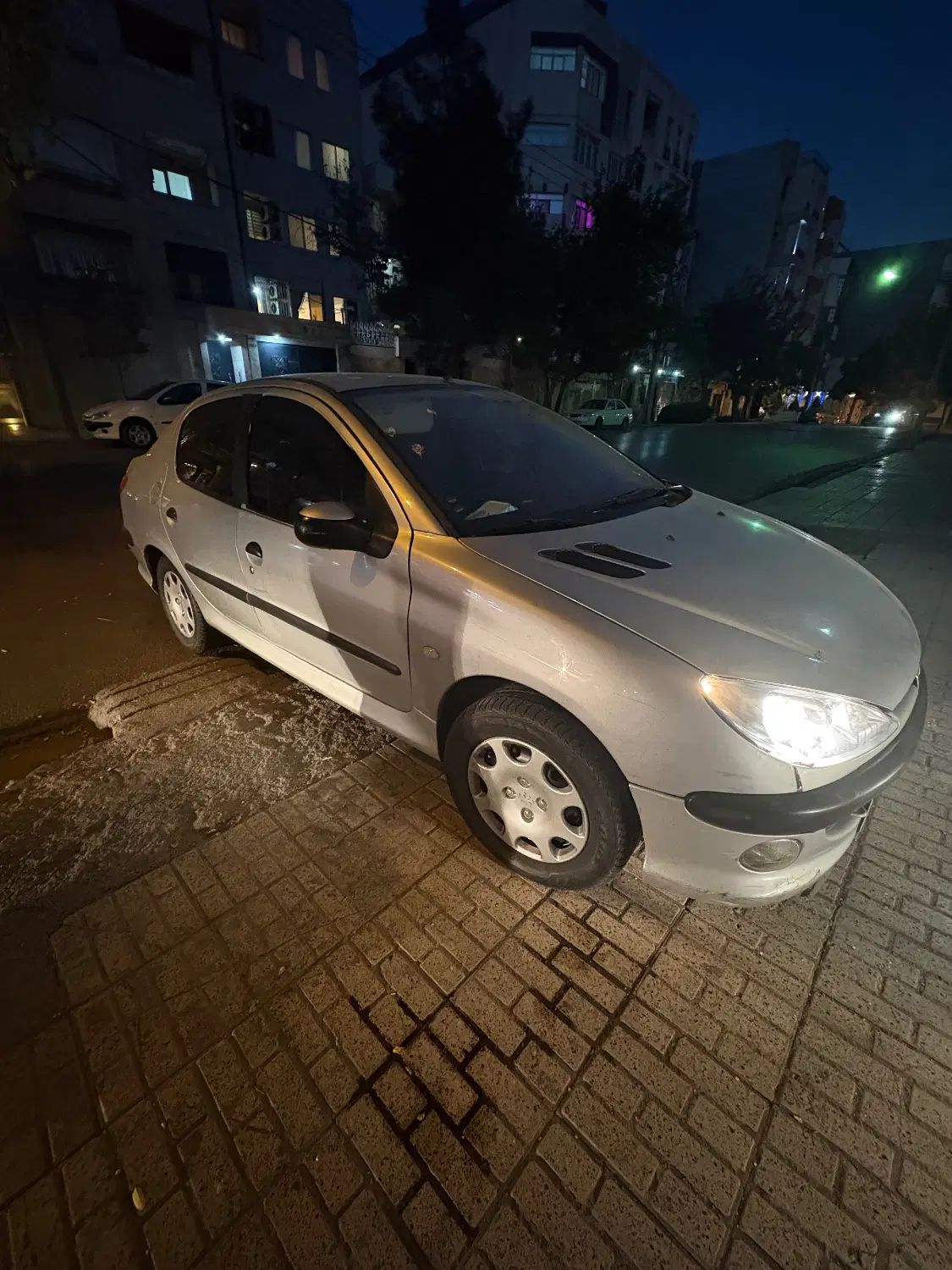 پژو ۲۰۶ صندوق دار v8 - 1386