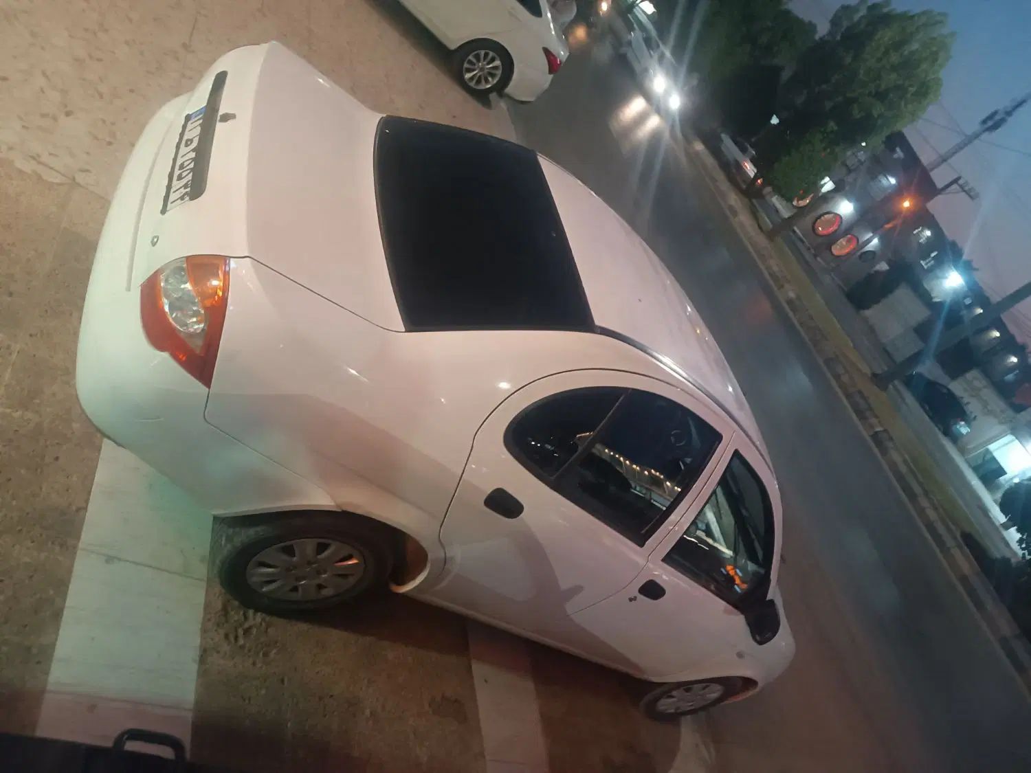 تیبا صندوق دار SX - 1400