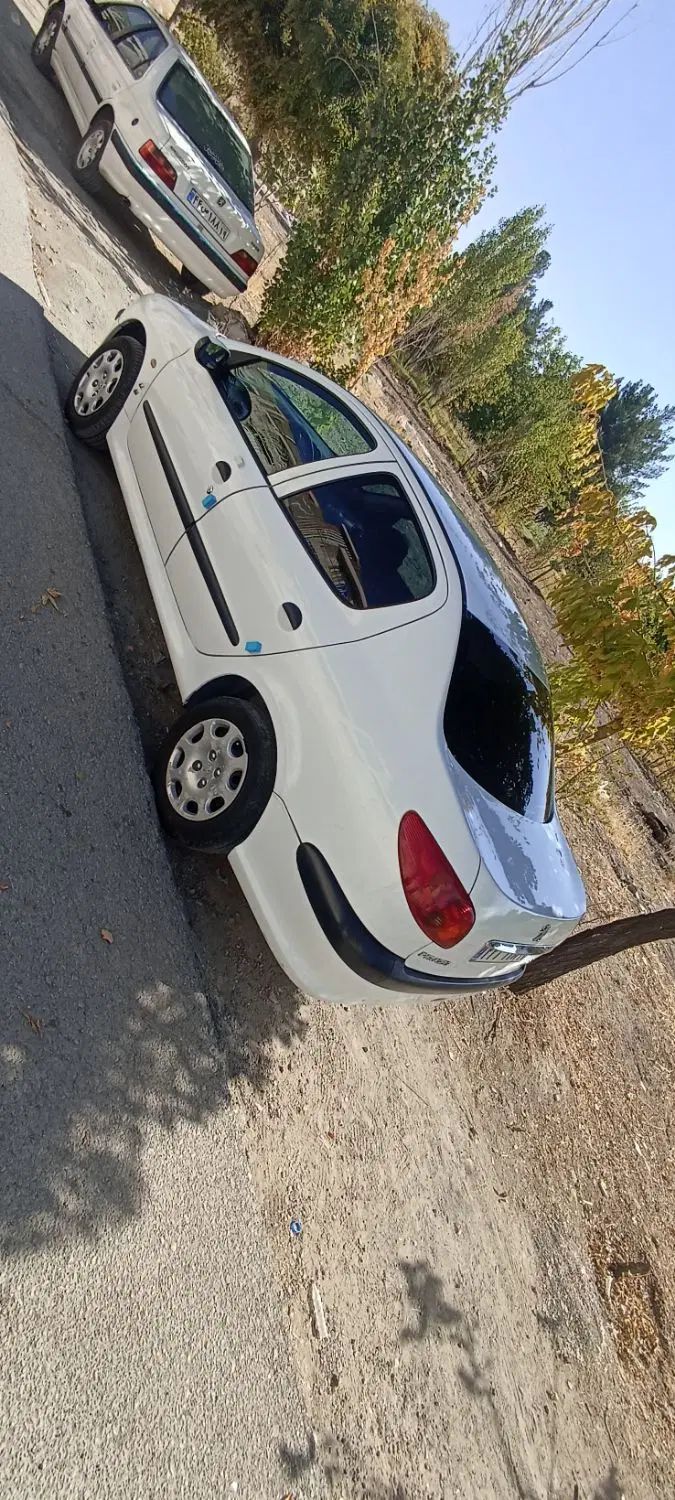 پژو ۲۰۶ صندوق دار v8 - 1392