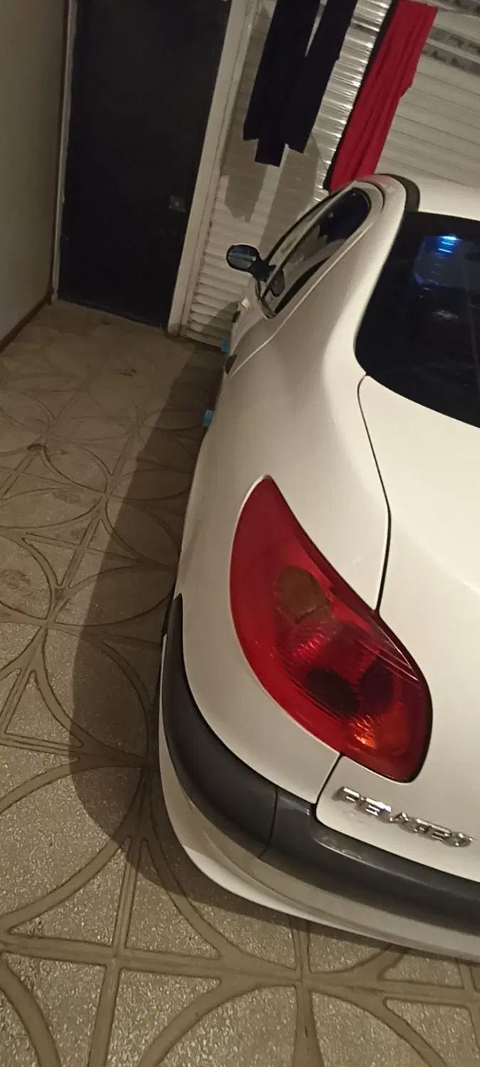 پژو ۲۰۶ صندوق دار v8 - 1392