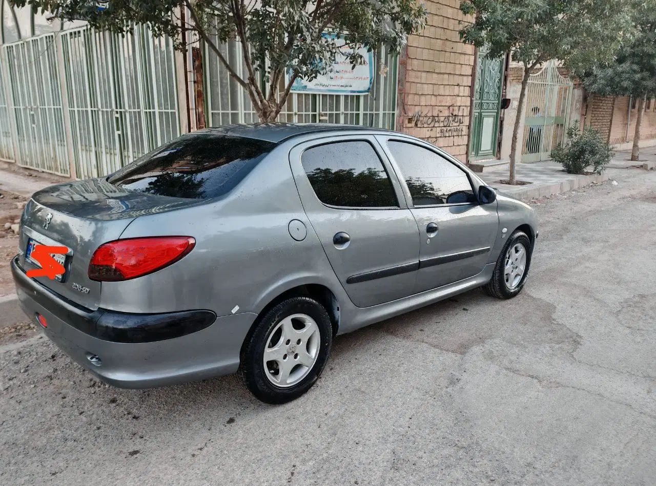 پژو ۲۰۶ صندوق دار v8 - 1386
