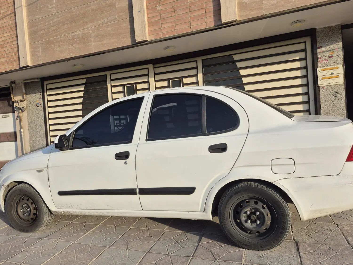 تیبا صندوق دار SX - 1393