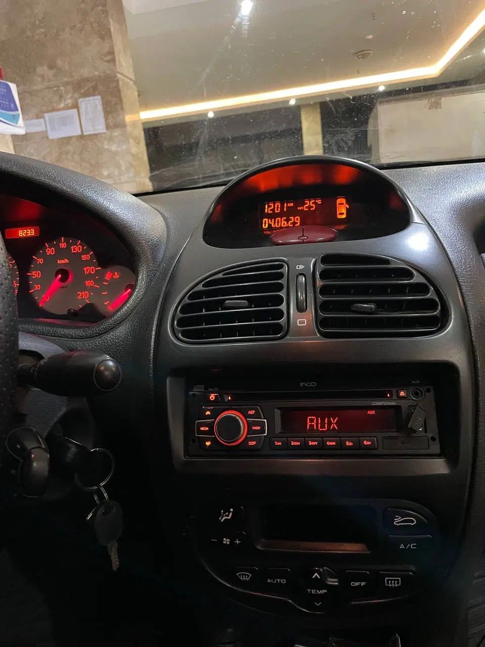 پژو ۲۰۶ صندوق دار v8 - 1393
