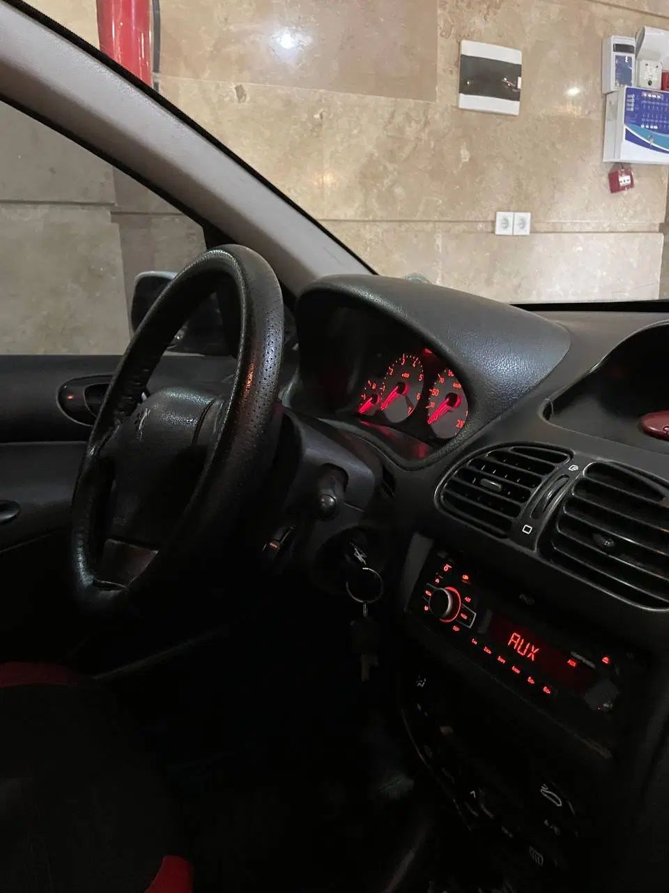پژو ۲۰۶ صندوق دار v8 - 1393