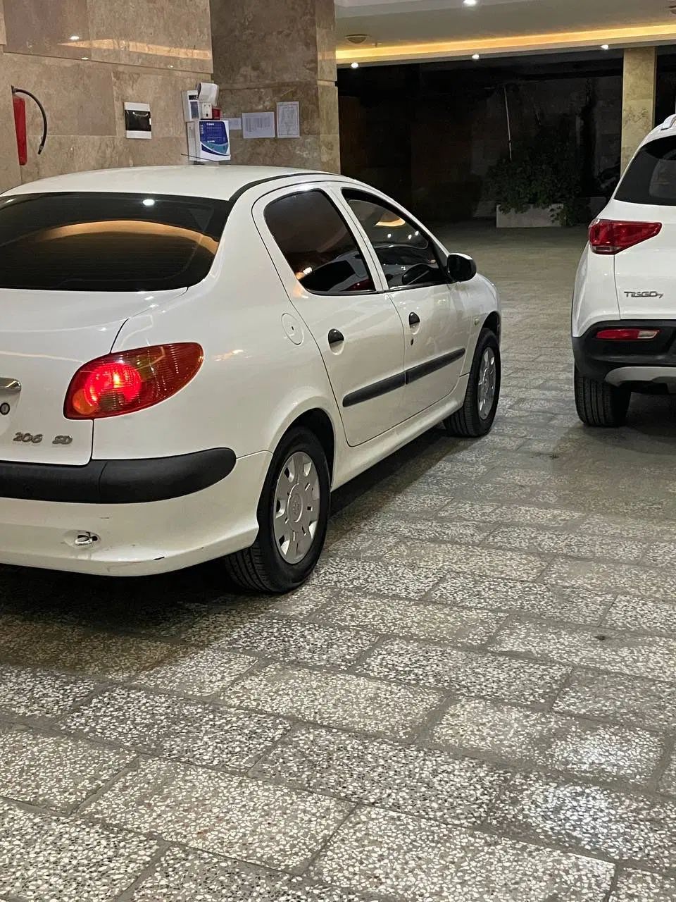 پژو ۲۰۶ صندوق دار v8 - 1393