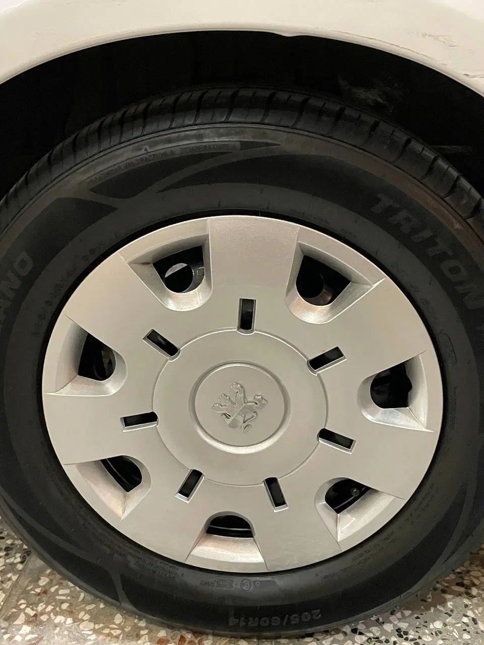 پژو ۲۰۶ صندوق دار v8 - 1393