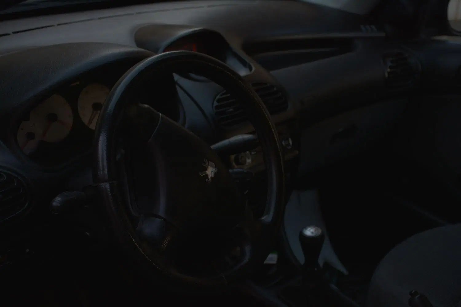 پژو ۲۰۶ صندوق دار v8 - 1394