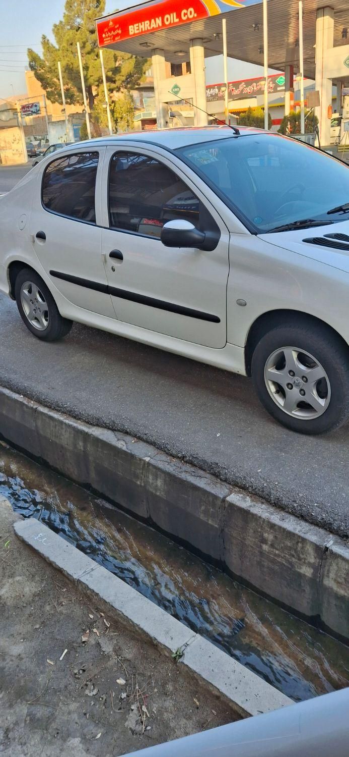 پژو ۲۰۶ صندوق دار v8 - 1399