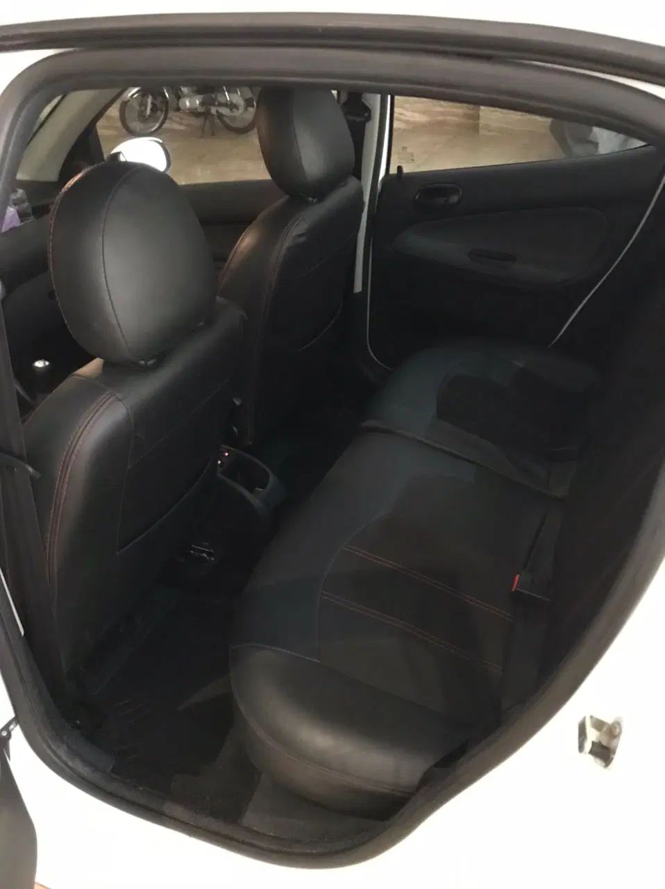 پژو ۲۰۶ صندوق دار v8 - 1399