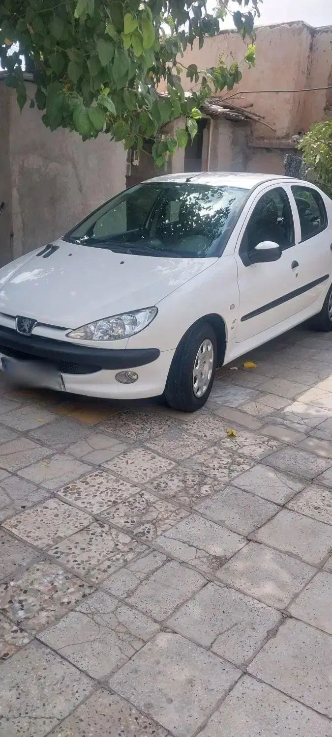 پژو ۲۰۶ صندوق دار v8 - 1397