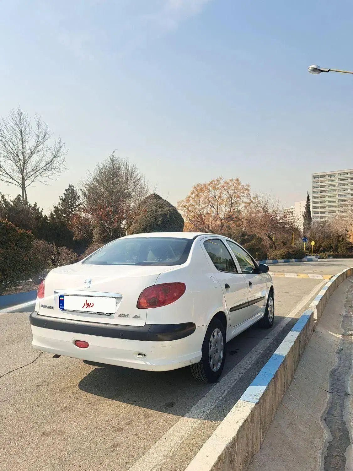 پژو ۲۰۶ صندوق دار v8 - 1396