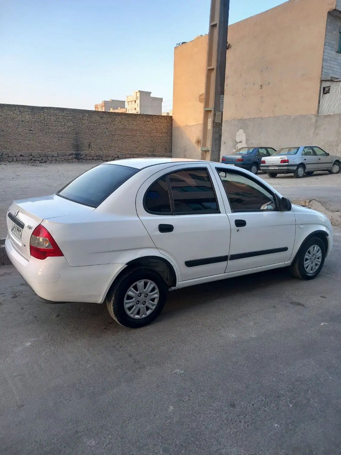 تیبا صندوق دار EX - 1395