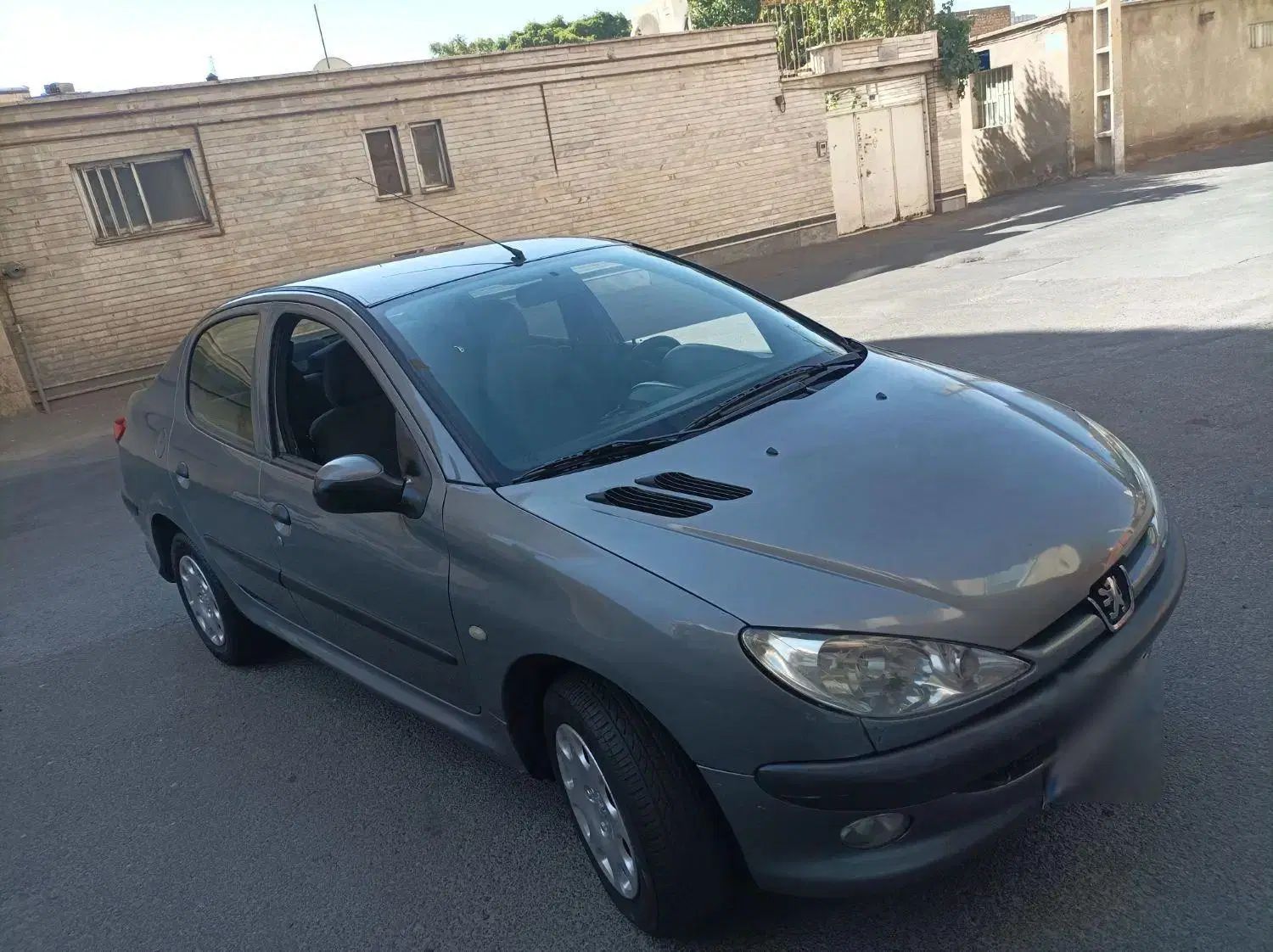 پژو ۲۰۶ صندوق دار v8 - 1395