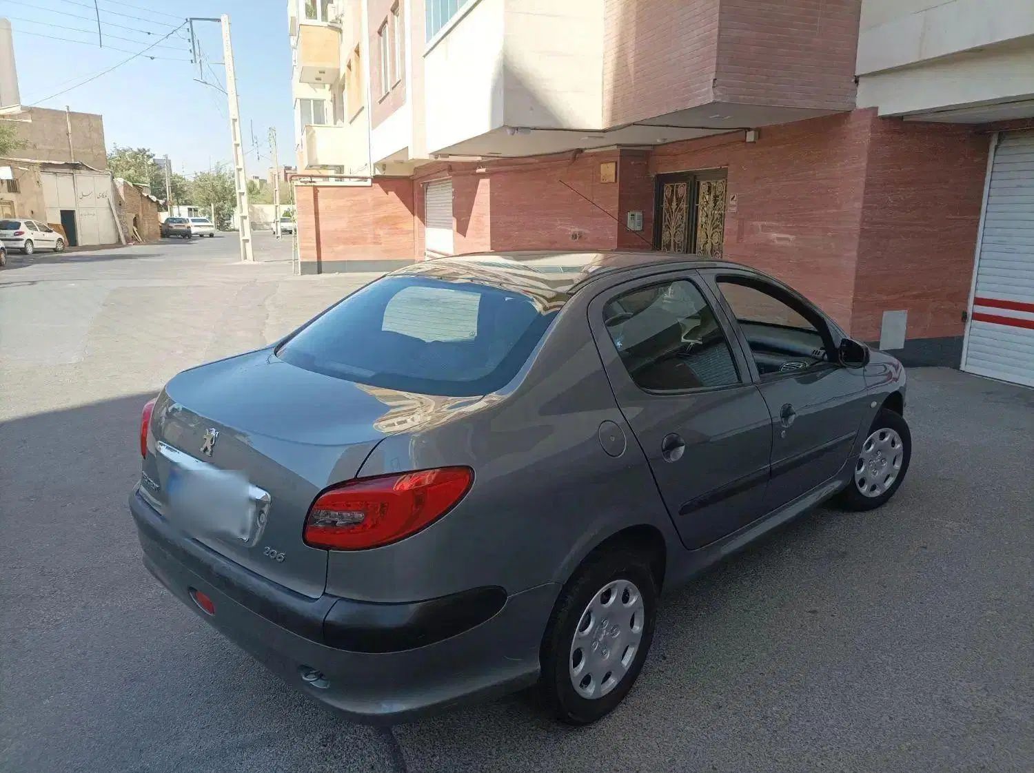 پژو ۲۰۶ صندوق دار v8 - 1395