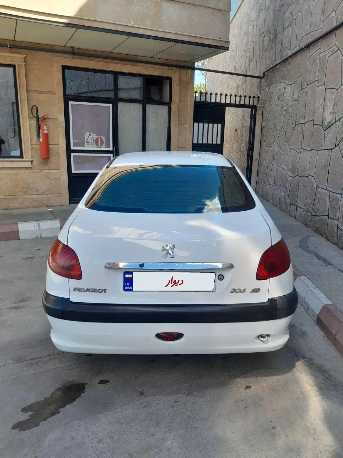 پژو ۲۰۶ صندوق دار v2 - 1390